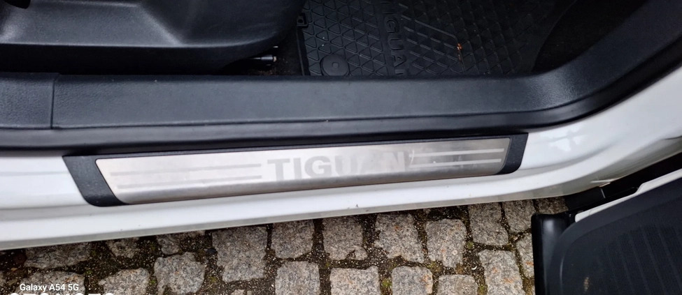 Volkswagen Tiguan cena 44999 przebieg: 180000, rok produkcji 2011 z Jawor małe 704